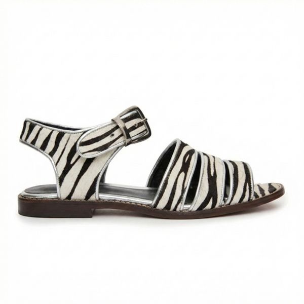 Foto do produto FLAT CARMEM PÊLO ZEBRA COM PRATA