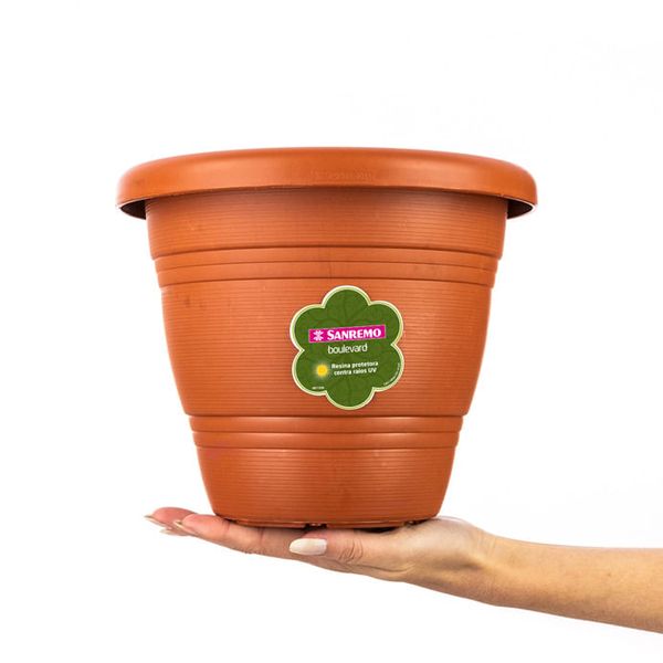 Foto do produto VASO REDONDO PLÁSTICO SANREMO 22CM | MACETA SANREMO REDONDA PLÁSTICO 22CM | ROUND PLASTIC SANREMO PLANTER 8.6´´