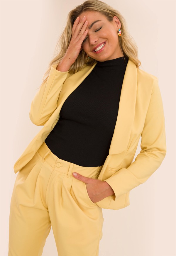 Foto do produto BLAZER DE ALFAIATARIA KIARA AMARELO CLARO