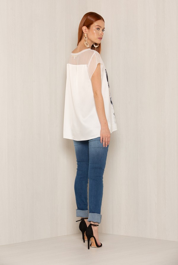 Foto do produto Blusa T-shirt Estampa Frontal