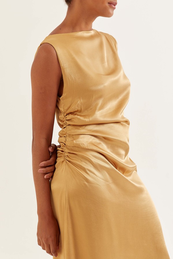 Foto do produto vestido decote reto com drapeado e barra assimétrica rosie