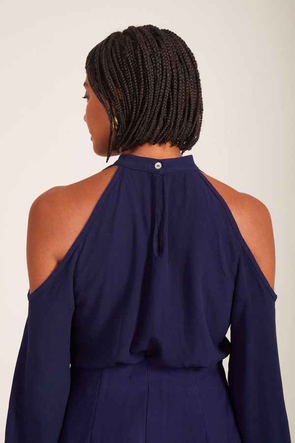 Foto do produto blusa de crepe com ombros vazados joanna