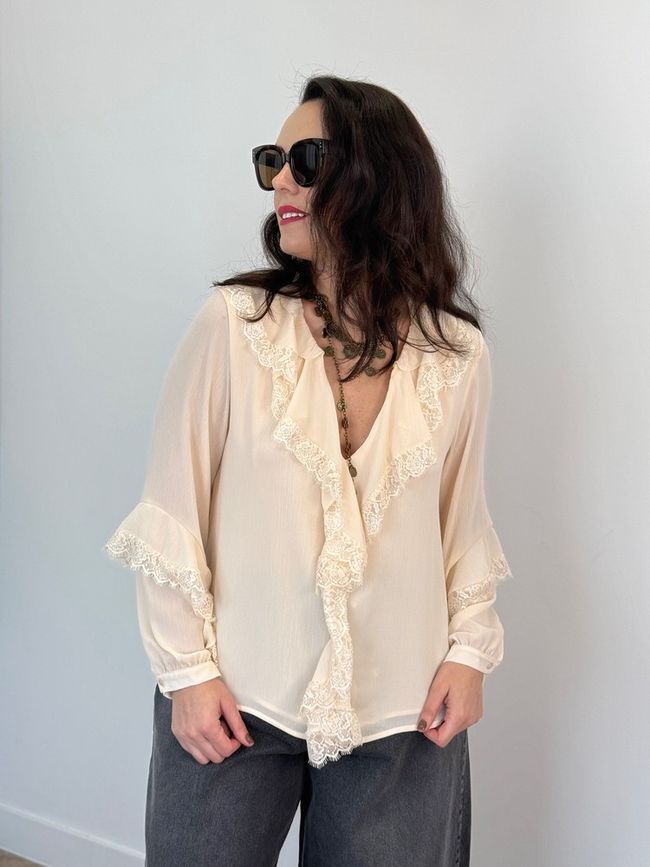 Blusa Manga Longa Babados