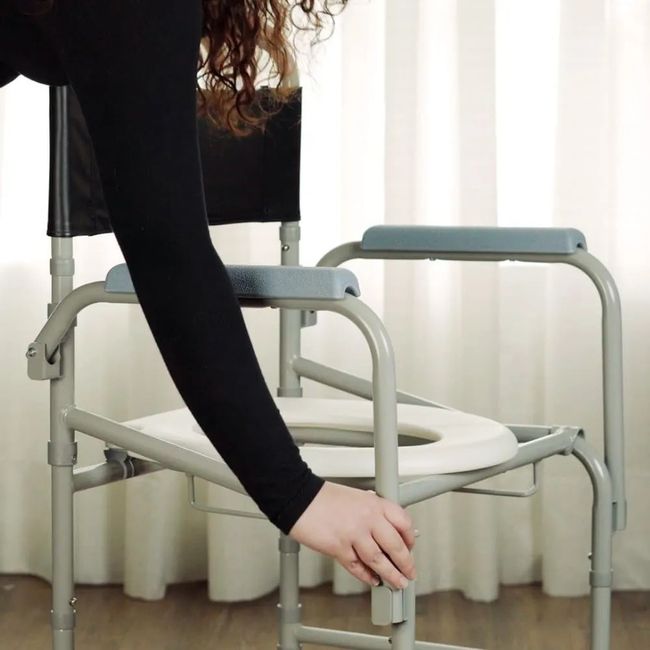 Cadeira de Banho Dobrável D40 para Higiene e Mobilidade Assistida