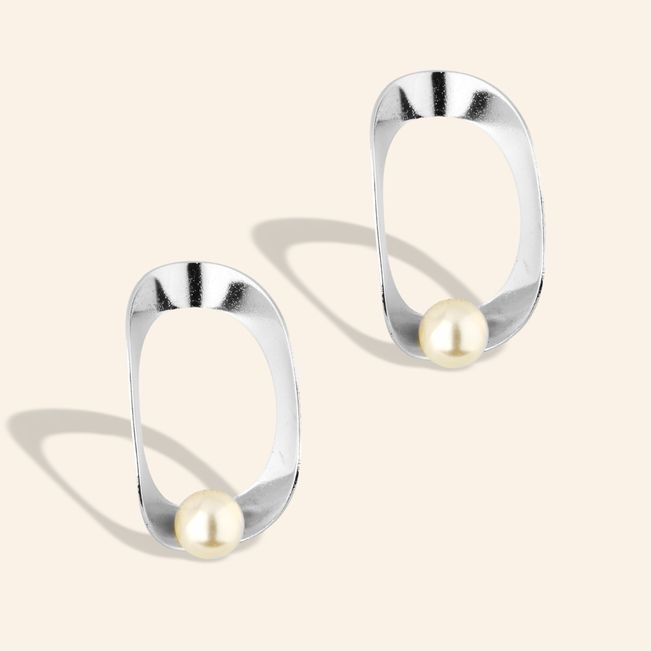 Brinco Oval Vazado Aço
