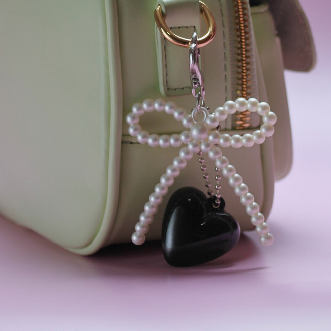 Chaveiro Charm Coração com Laço