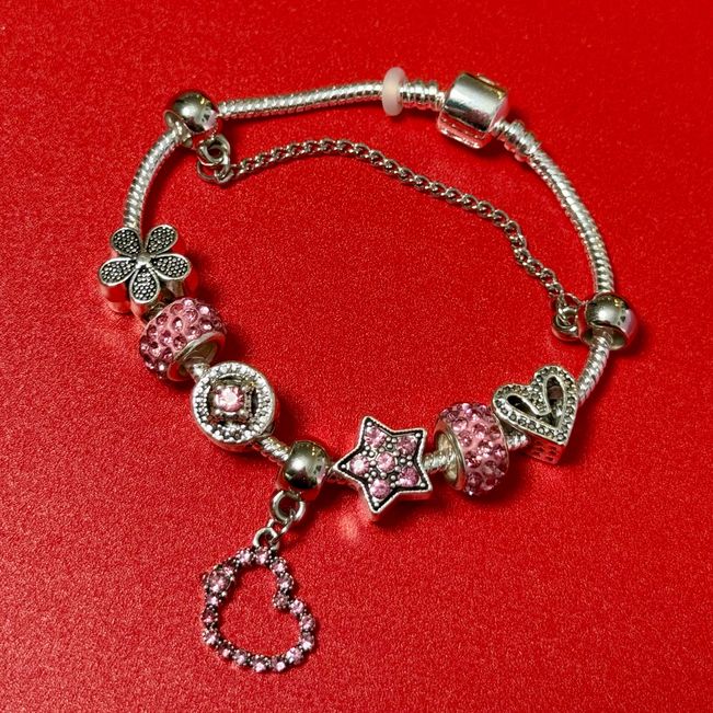 Pulseira Com Mix de Berloques 