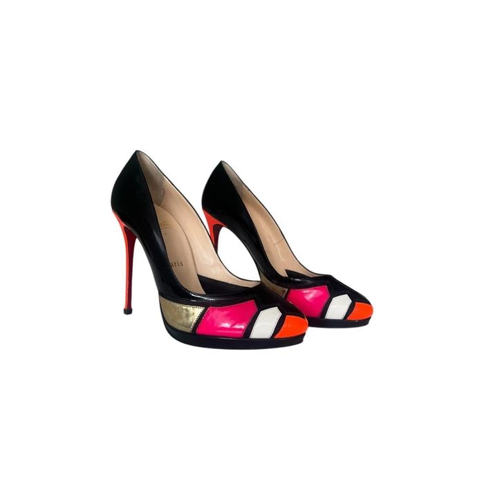 Sapato Christian Louboutin - 38 BR
