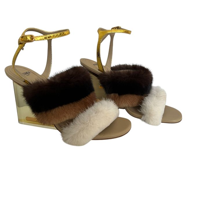 Sandália Fendi - 35 BR