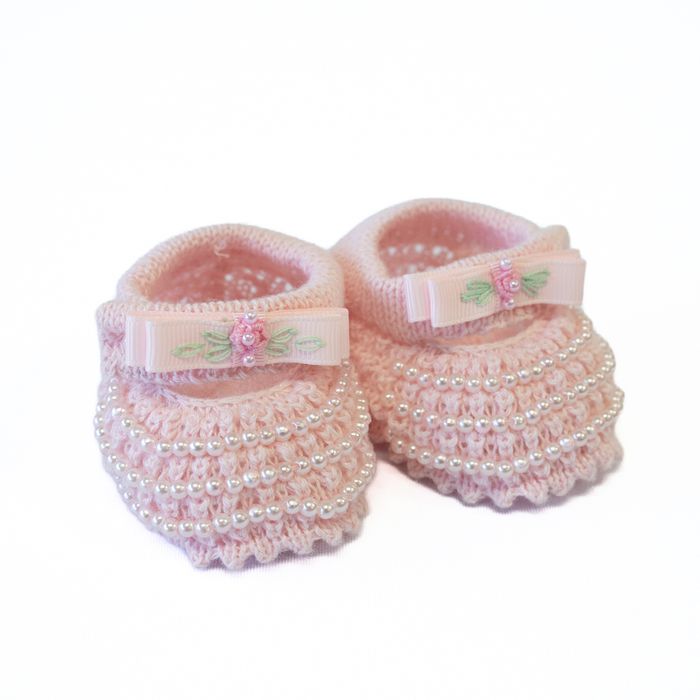 Sapatinho Bebê Menina Rosa  em Pérolas 