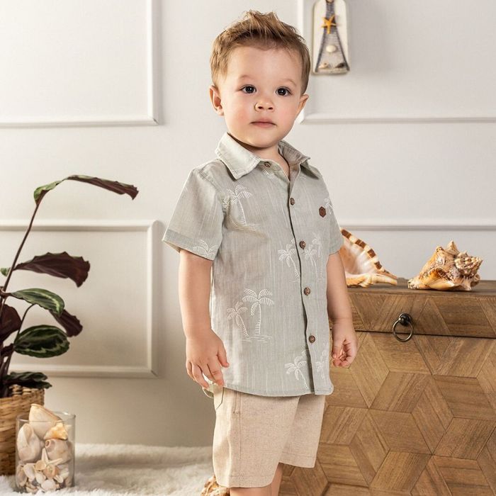 CONJUNTO INFANTIL MENINO CAMISA VERDE COQUEIROS E BERMUDA