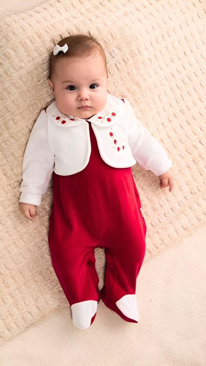 Macacão Bebê Menina Vermelho e Branco Bordado com Flores