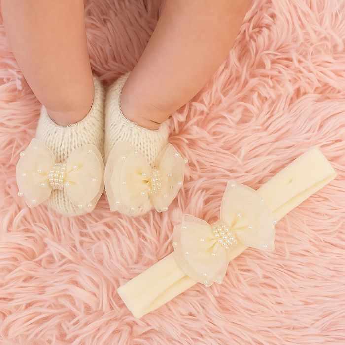Kit Sapatinho Bebê e Faixa de Cabelo com Pérolas Delicadas