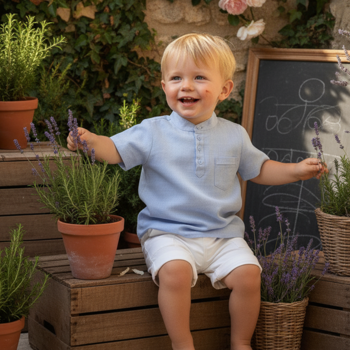 CONJUNTO INFANTIL CAMISA AZUL  E BERMUDA BRANCA