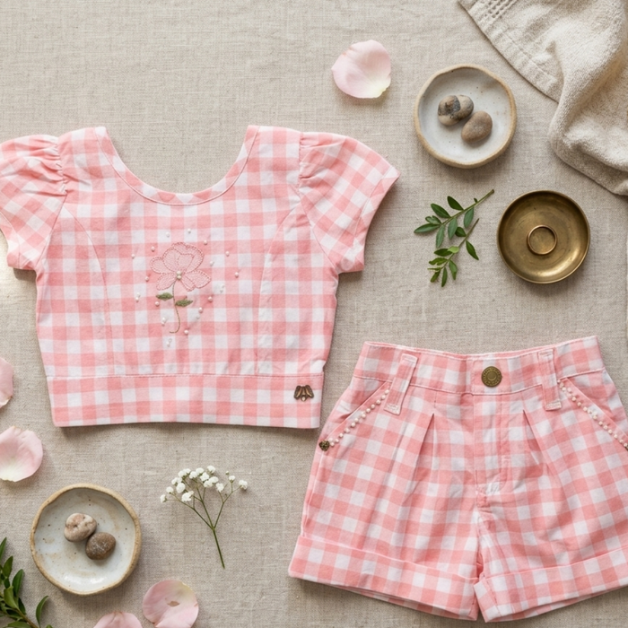 CONJUNTO INFANTIL MENINAS BLUSINHA E SHORTS XADREZ