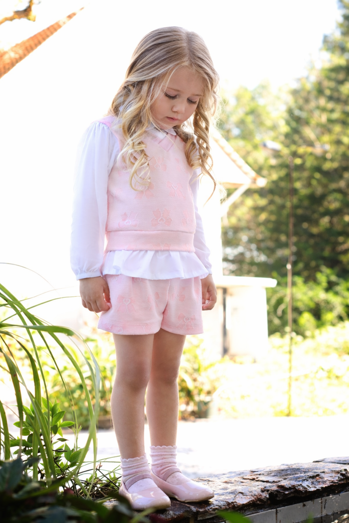 CONJUNTO INFANTIL COLETE COM CAMISA EMBUTIDA E SHORTS EM JACQUARD