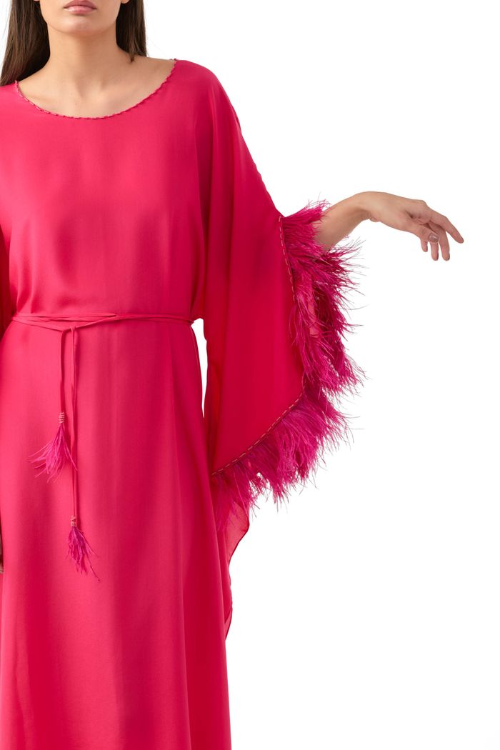 Kaftan com Plumas Cherry