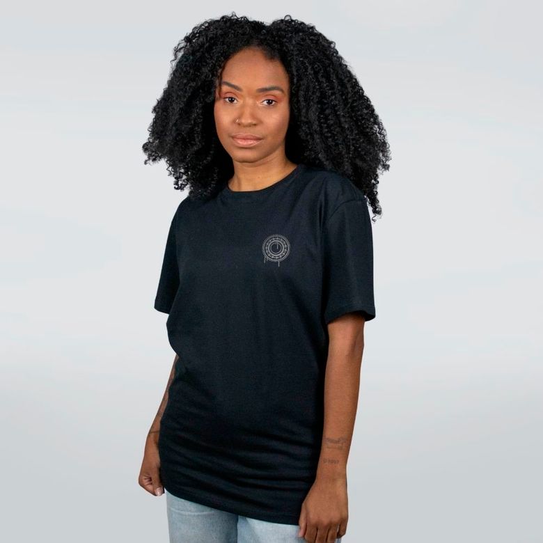 CAMISETA PRETA - SK8 OR DIE - LOLJA - Atelier do Sicko LTDA