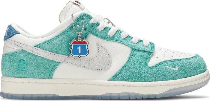 Tênis Nike Kasina x Dunk Low Road Sign - Pardal Sneakers Tênis Nike Kasina x Dunk Low Road Sign - Pardal Sneakers