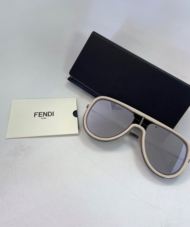 Óculos Fendi