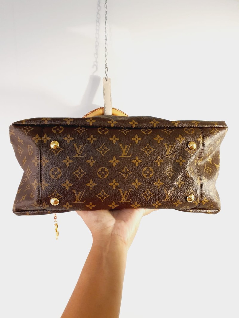 Bolsa Louis Vuitton Artsy MM