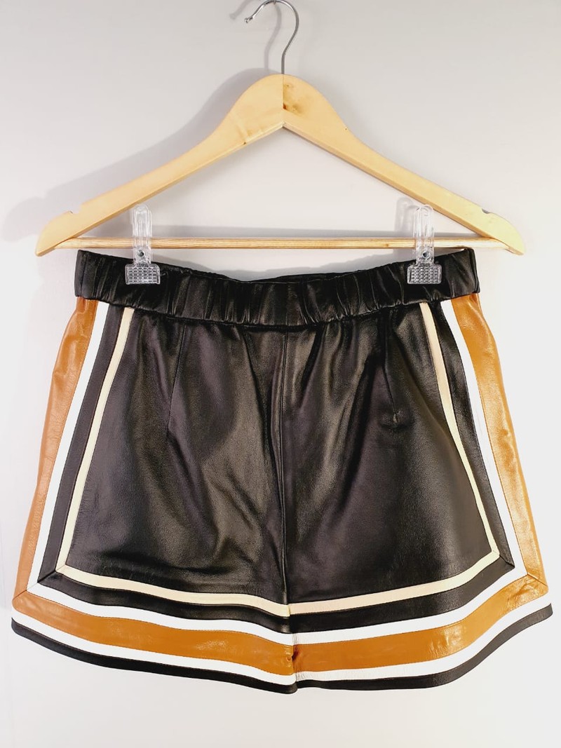 Shorts Couro Cris Barros