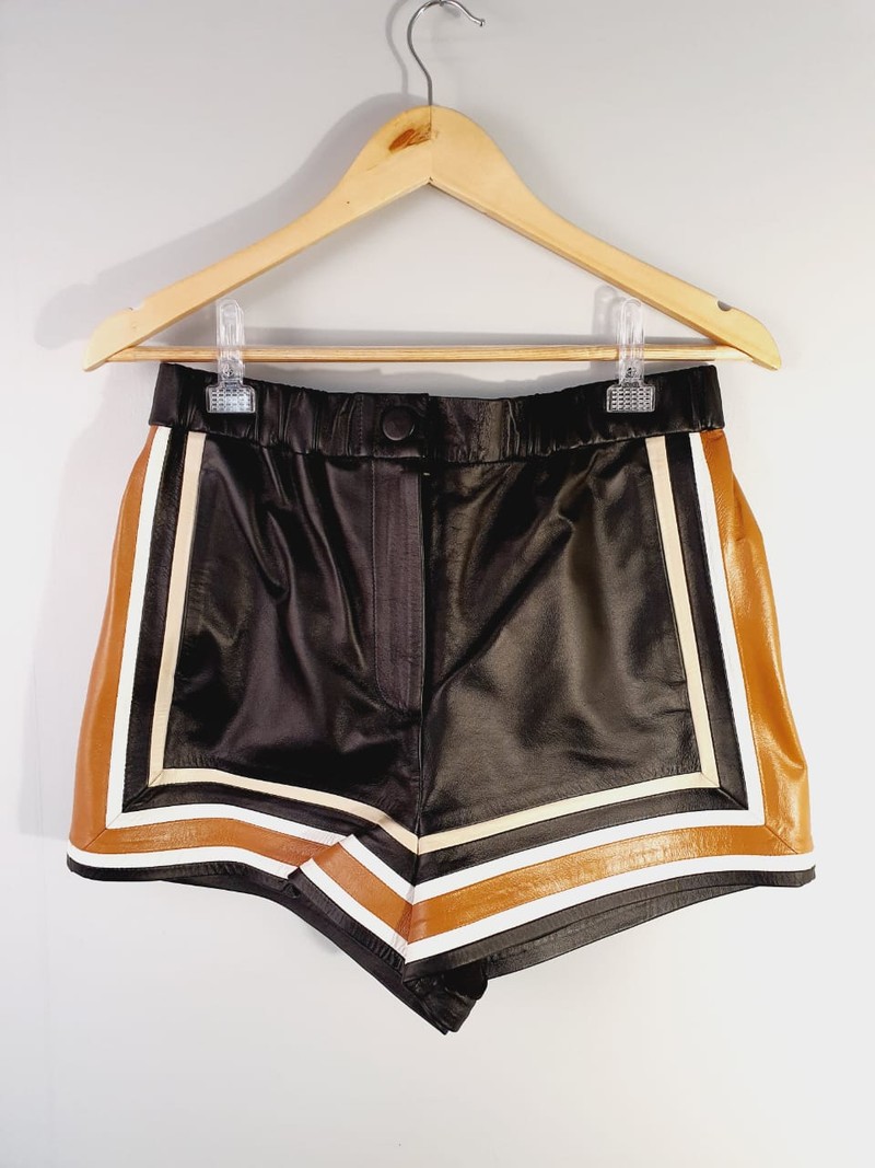 Shorts Couro Cris Barros