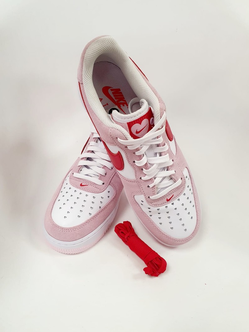 Tênis Nike Air Force 1 Valentines Day