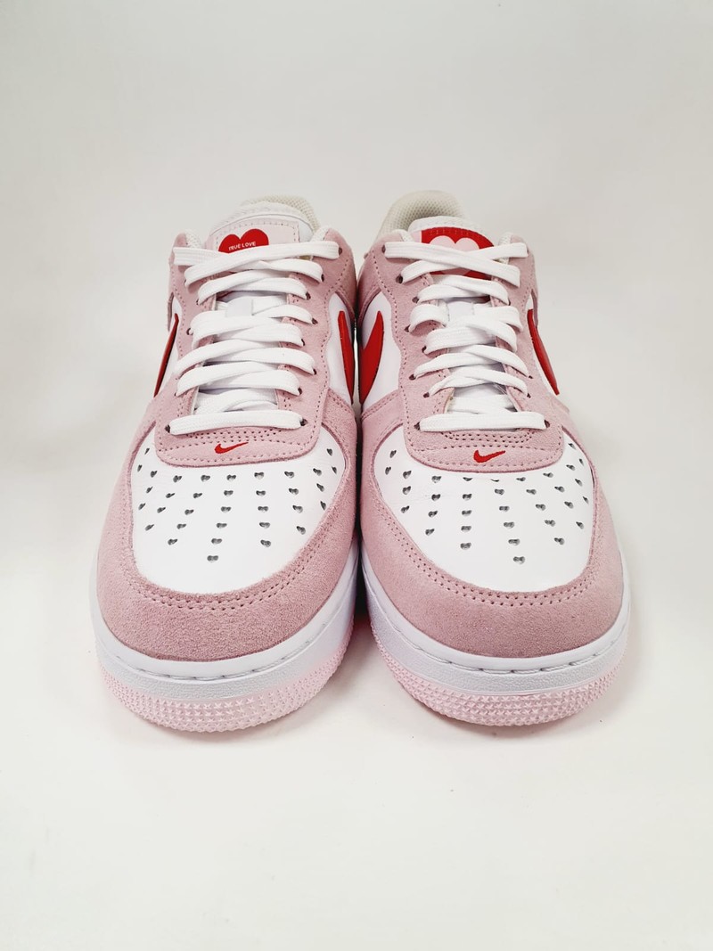 Tênis Nike Air Force 1 Valentines Day