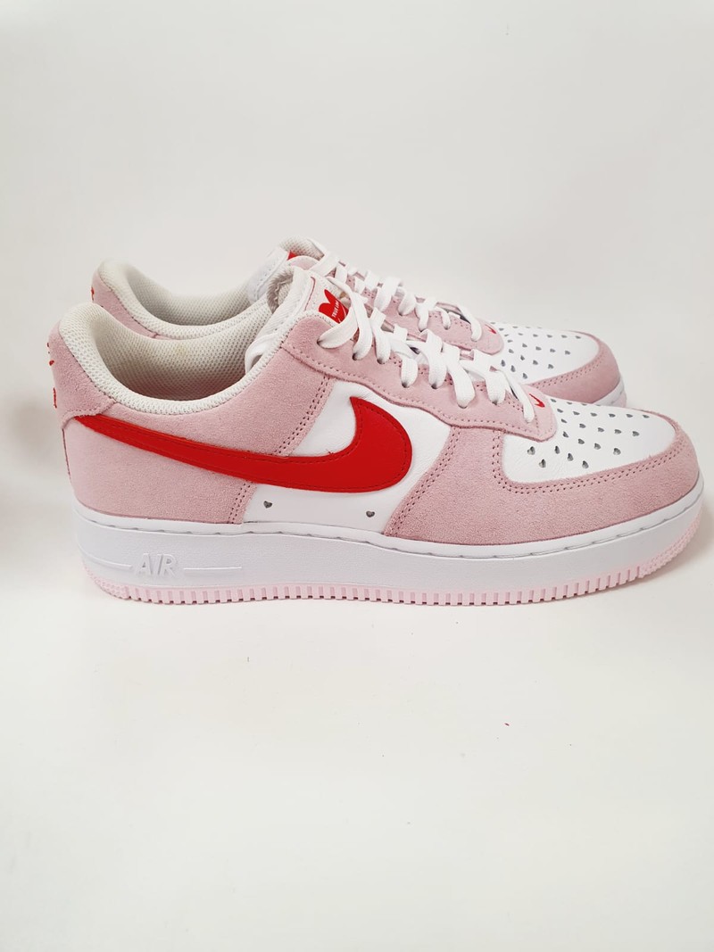 Tênis Nike Air Force 1 Valentines Day