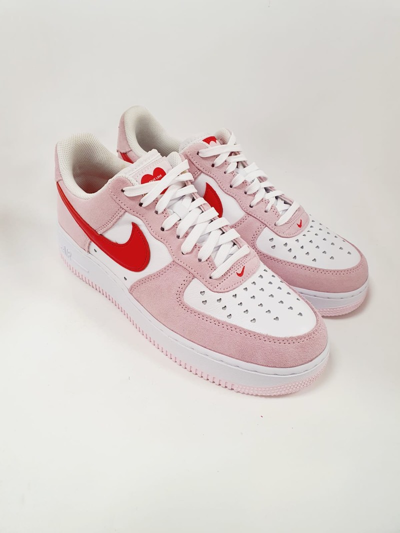 Tênis Nike Air Force 1 Valentines Day