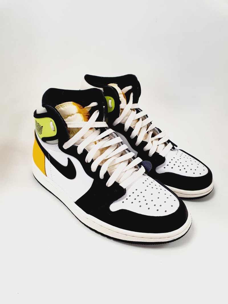 Tênis Nike Air Jordan 1 Retro High Volt Gold