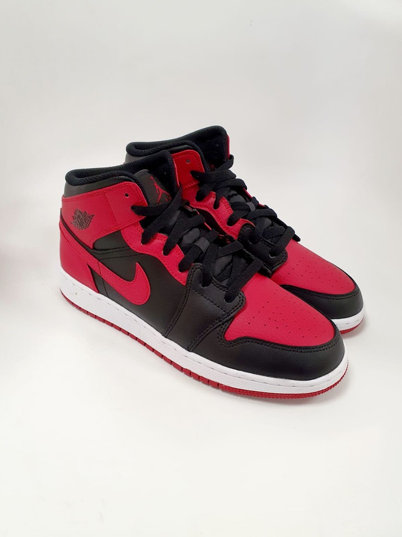 Tênis Nike Air Jordan 1 Mid