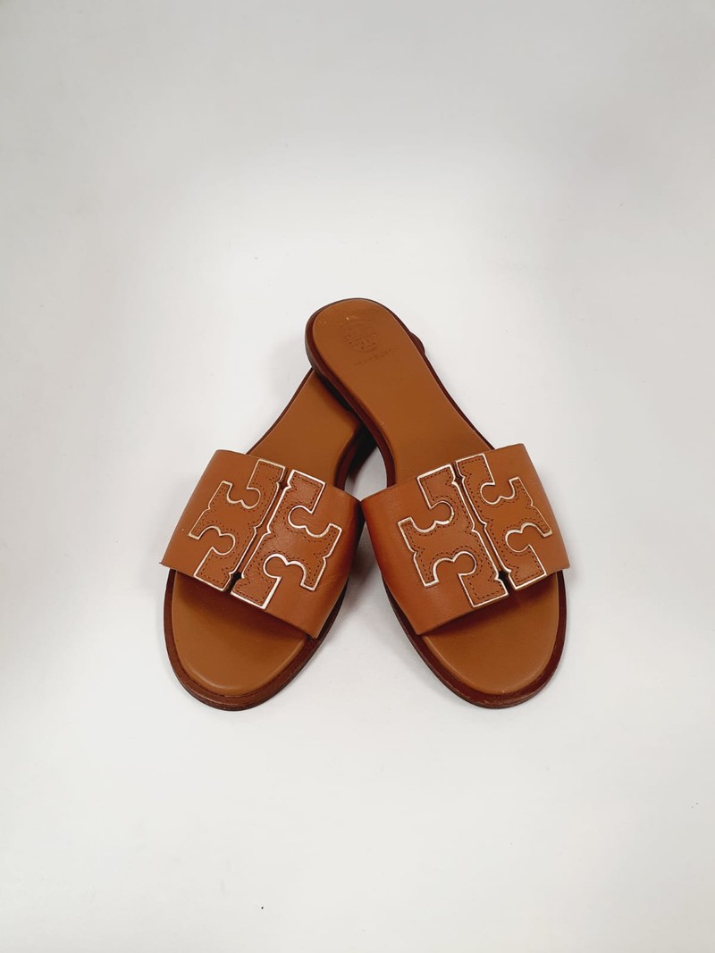 Flat Tory Burch