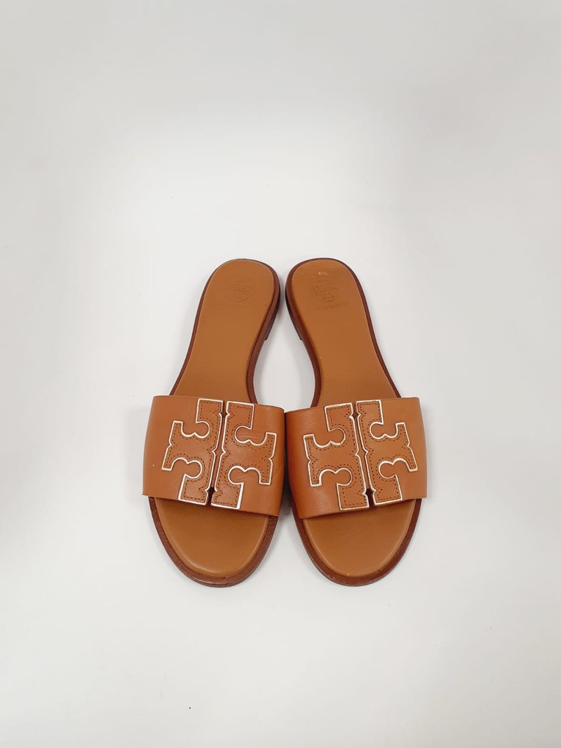 Flat Tory Burch