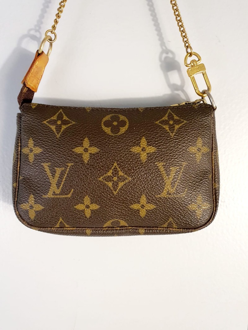 Bolsa Louis Vuitton Pochette Monograma Mini