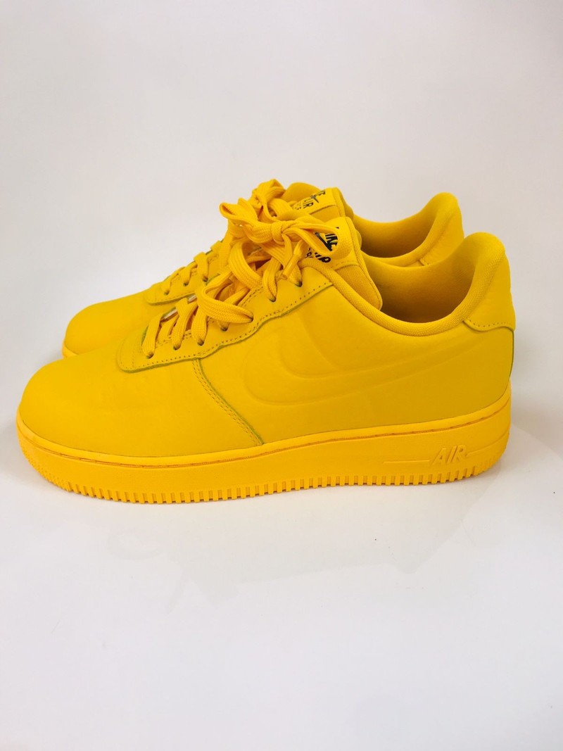 Tênis Nike Air Force 1 Water Proof University Gold