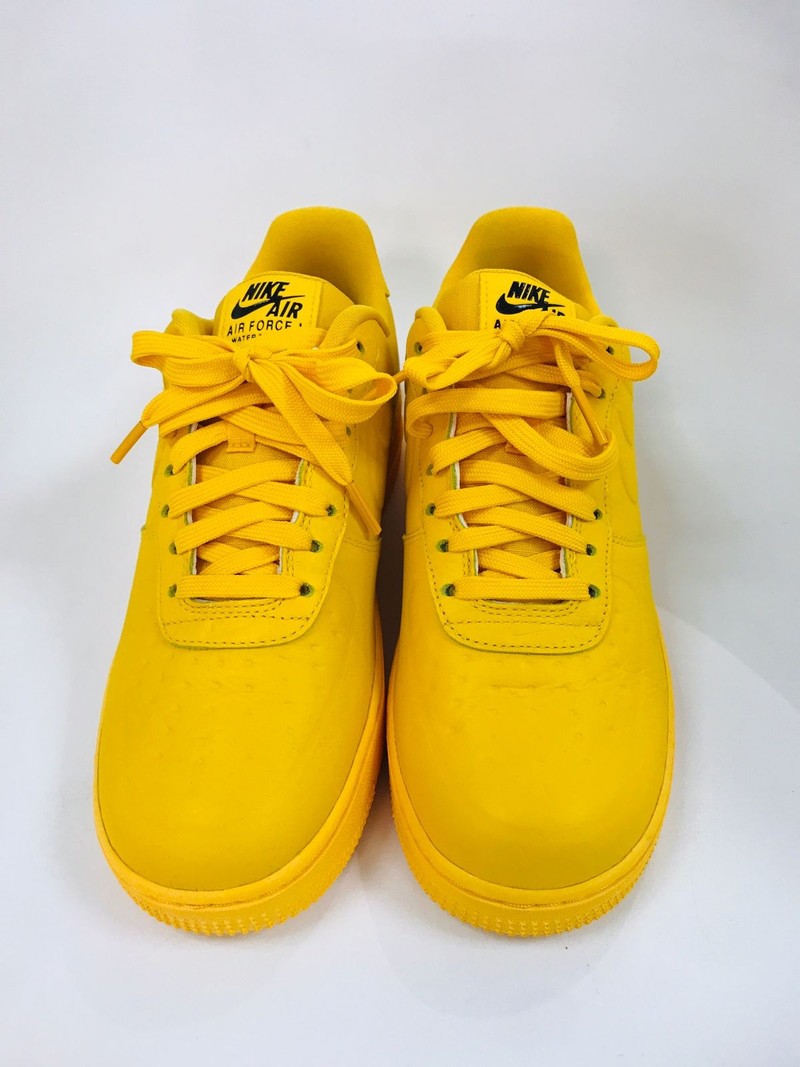 Tênis Nike Air Force 1 Water Proof University Gold