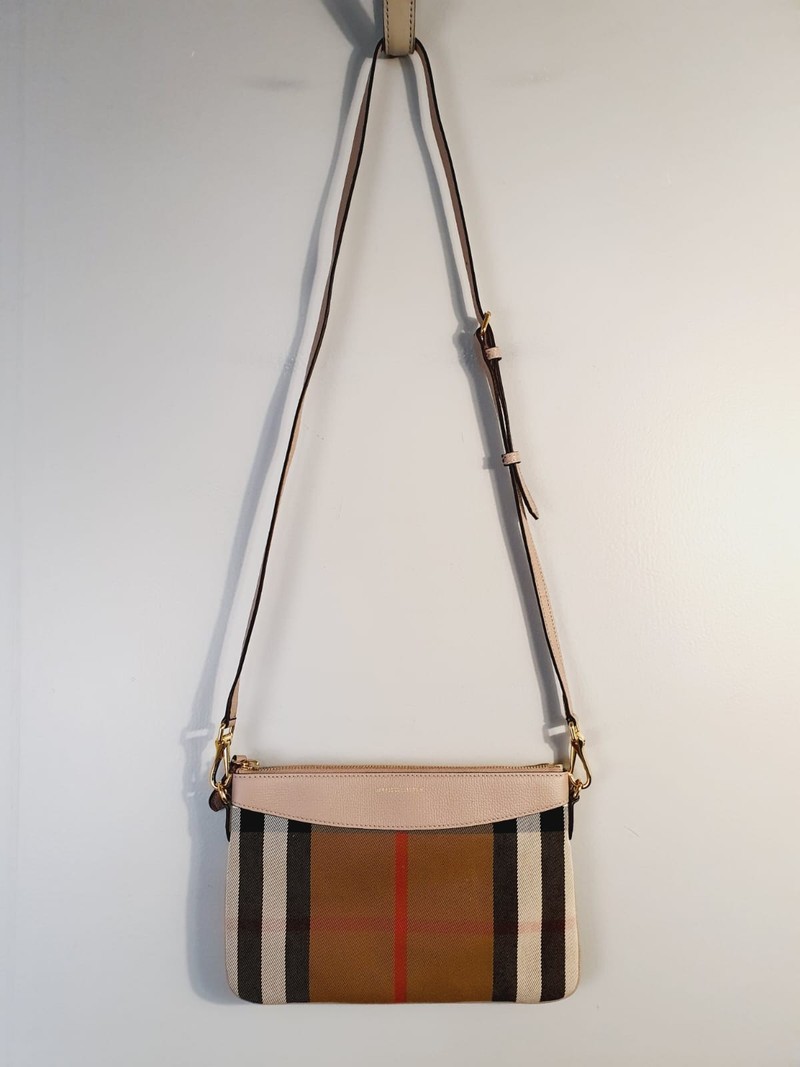 Bolsa Burberry House Check Derby Peyton