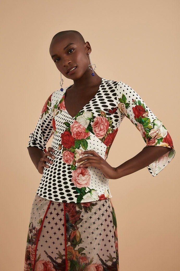 Blusa Decote Transpassado Malha Rosas Vintage
