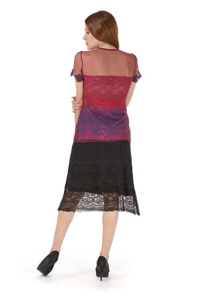 Blusa renda e tule c/ aplicação vinho