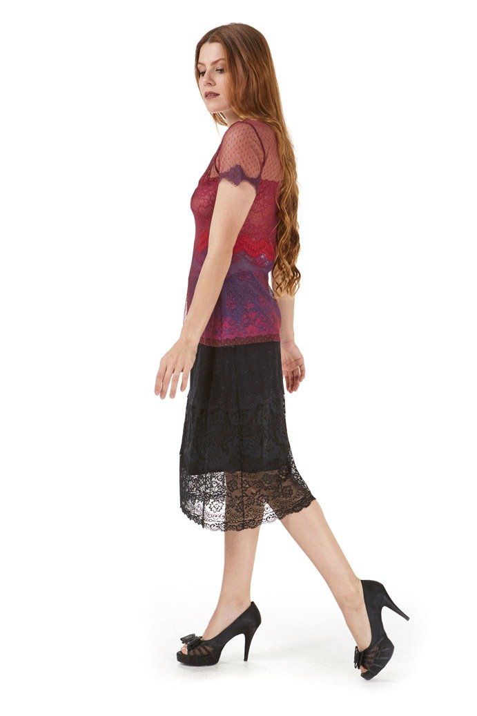 Blusa renda e tule c/ aplicação vinho