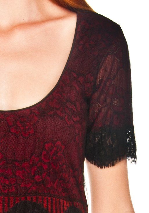 Vestido Tule Amassado c/Aplicação Renda