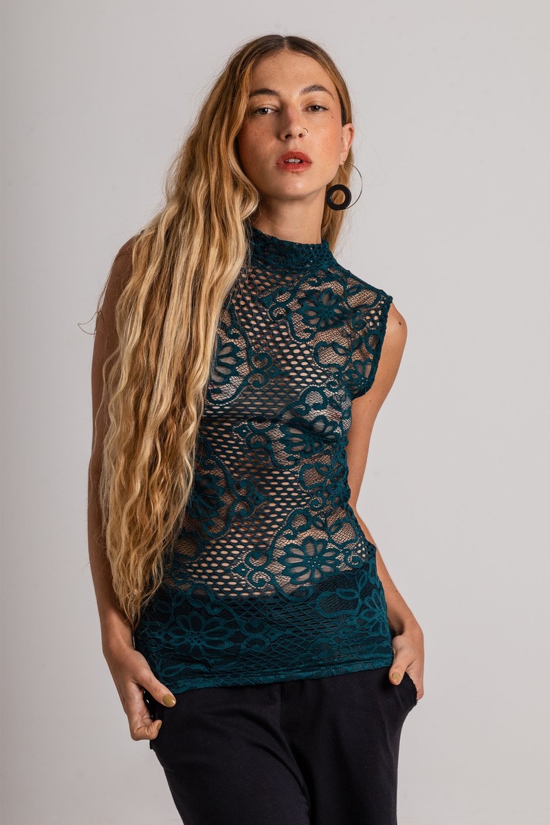 Blusa de Renda Azul Escuro Decote Alto