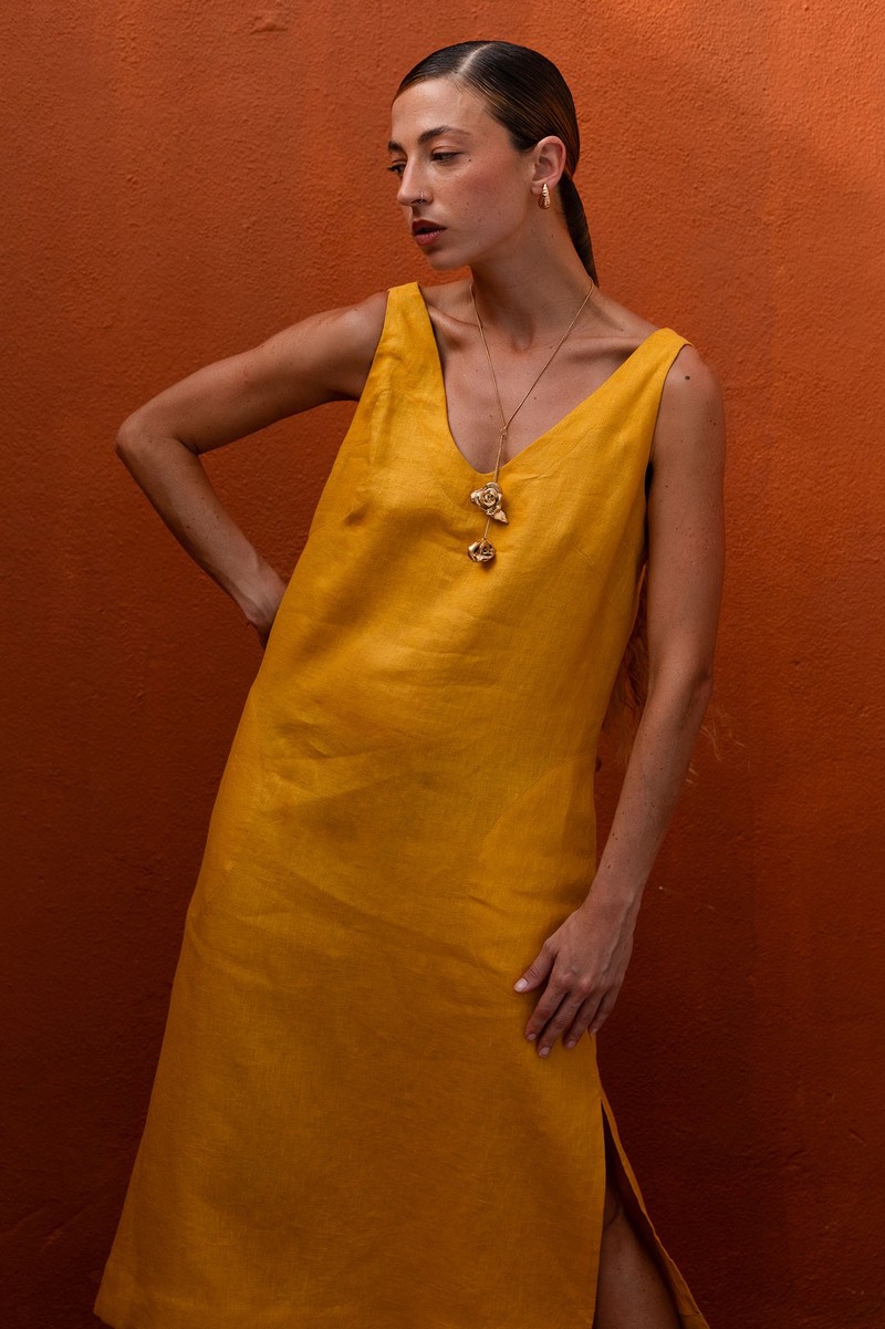 Vestido Midi Linho Amarelo Decote V