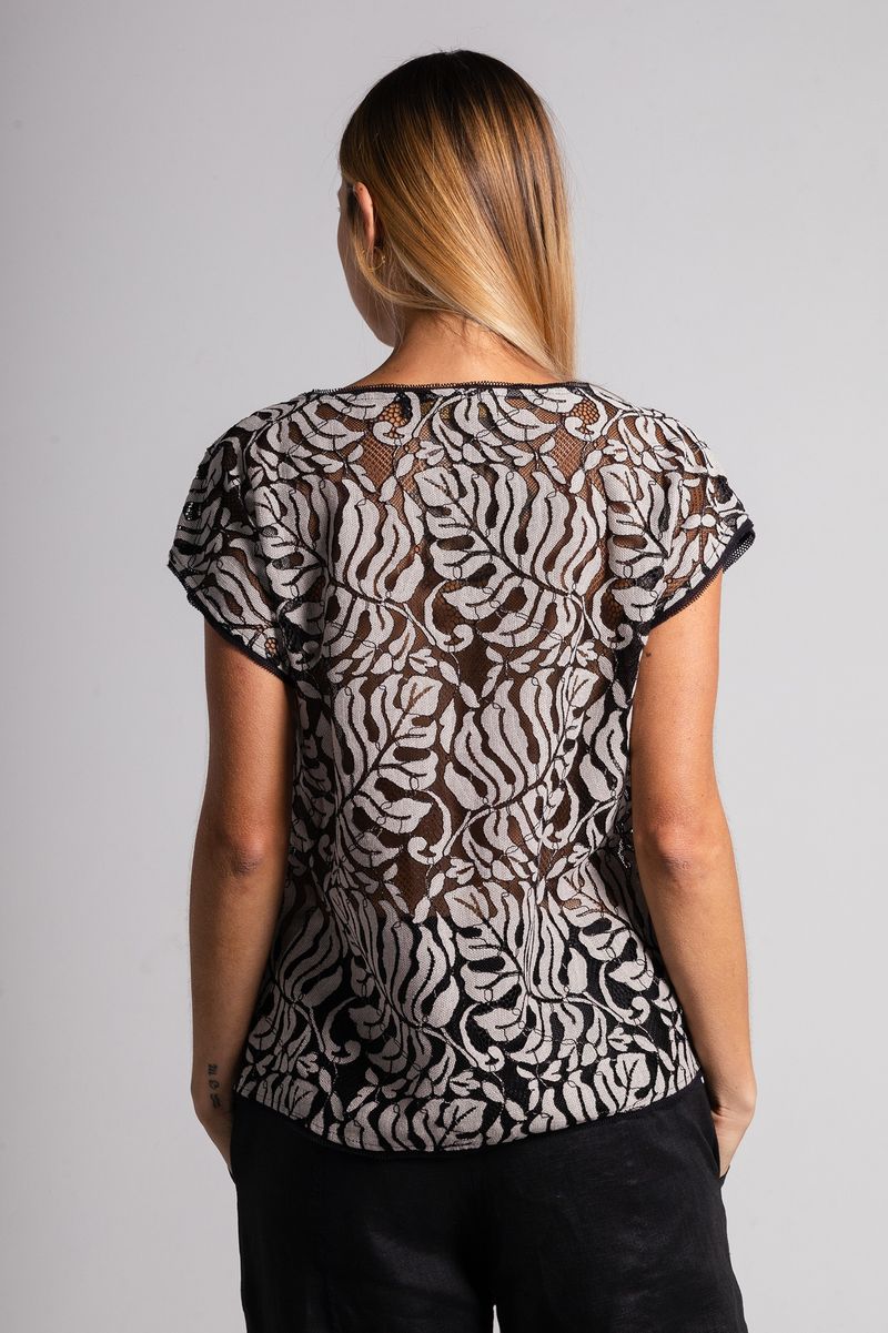 Blusa renda c/bordado linha