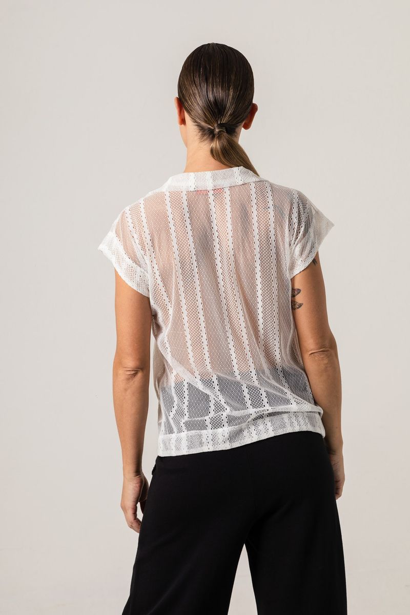 Blusa de renda Off white com botão
