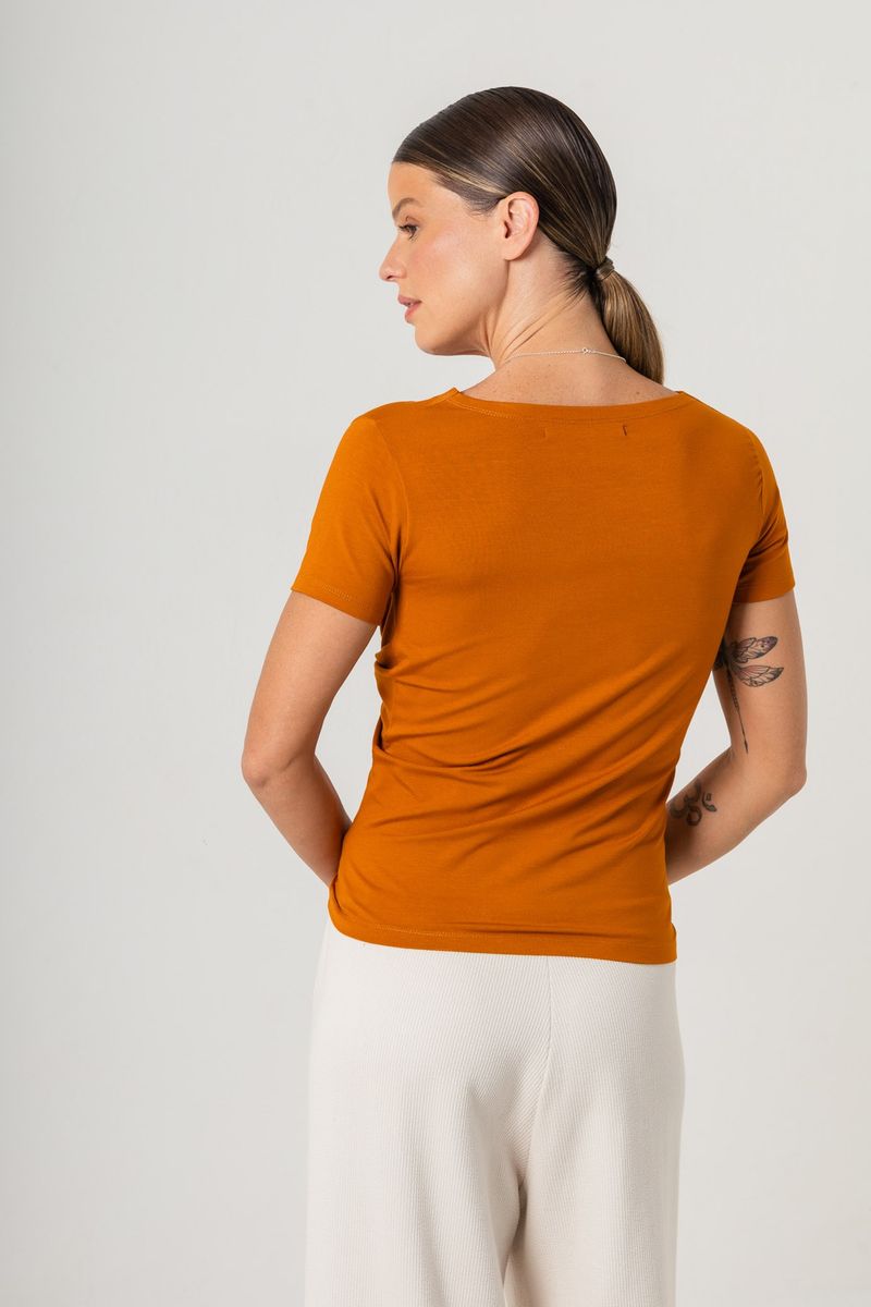 Blusa de Malha Mostarda Decote Transpassado