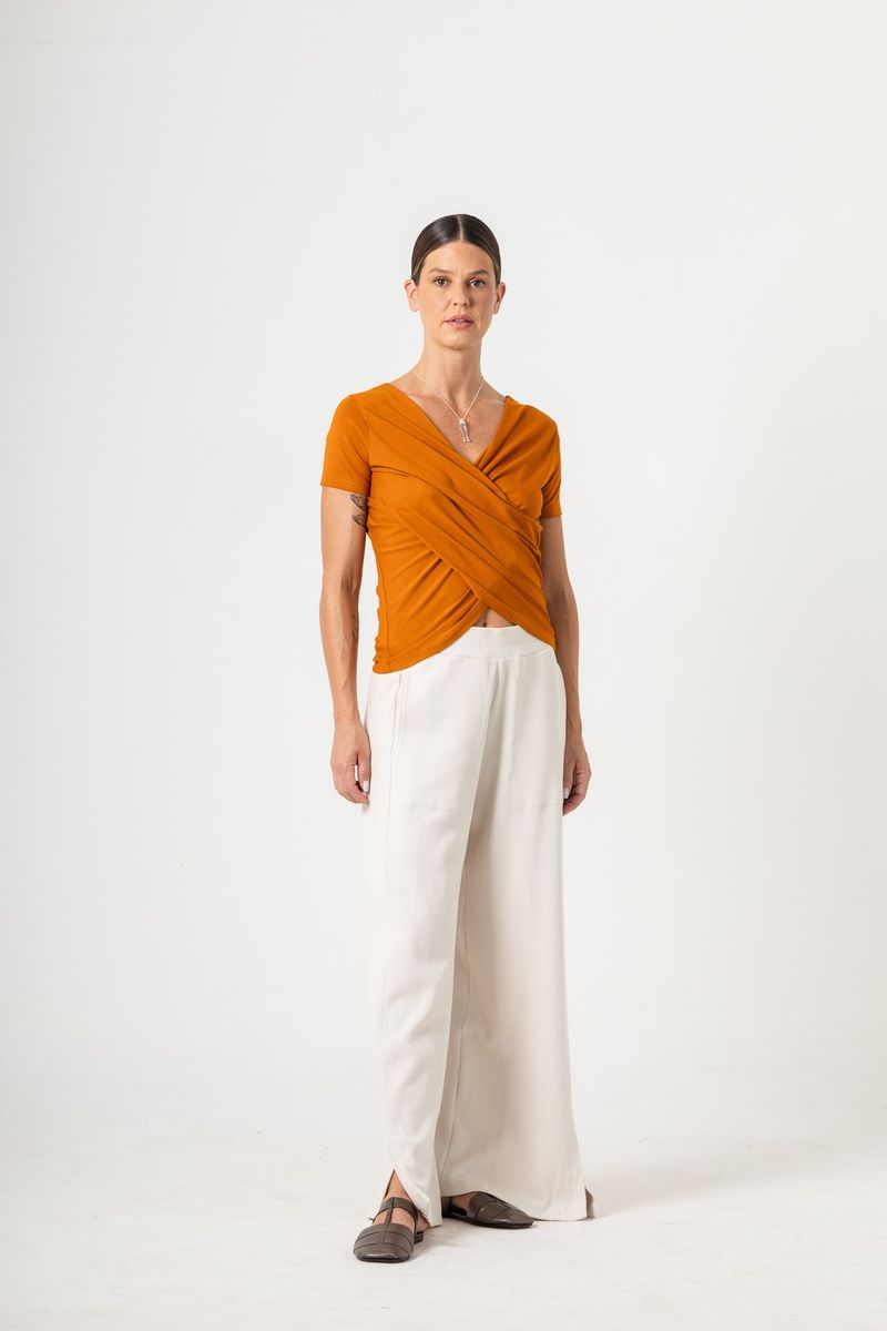 Blusa de Malha Mostarda Decote Transpassado