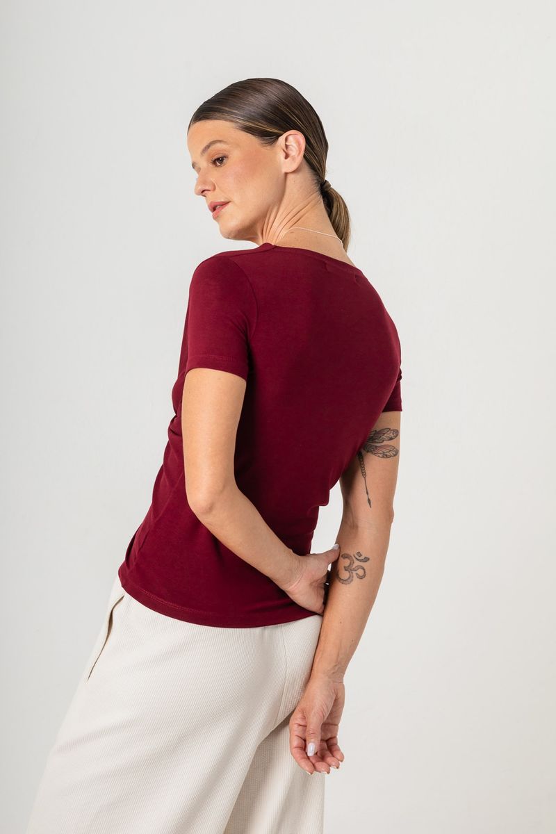 Blusa de Malha Vinho Decote Transpassado